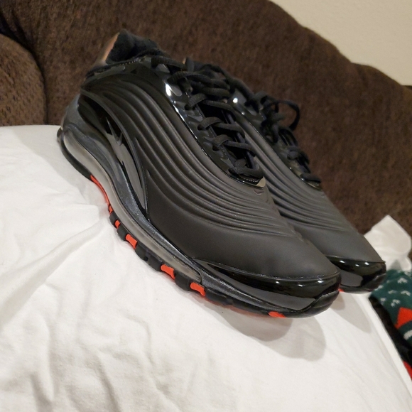 Nike Other - Nike Air Max Deluxe SE *NEW*